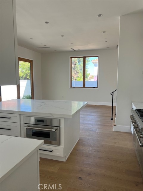 20329 Stagg Street photo 6