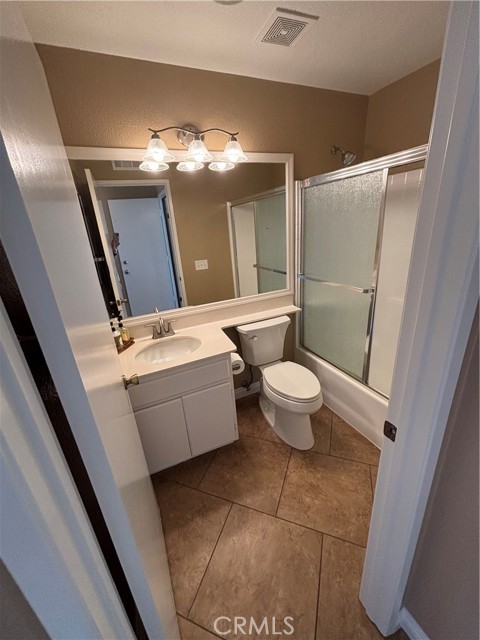 43545 Corte Logrono, Temecula CA: https://media.crmls.org/medias/5edc5c4a-62be-479d-8425-36780568e44b.jpg