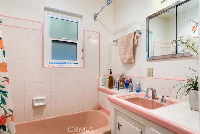 28 N Michigan Street, Redlands CA: https://media.crmls.org/medias/5edd2ca7-4afc-420c-a195-cc764d64cd65.jpg