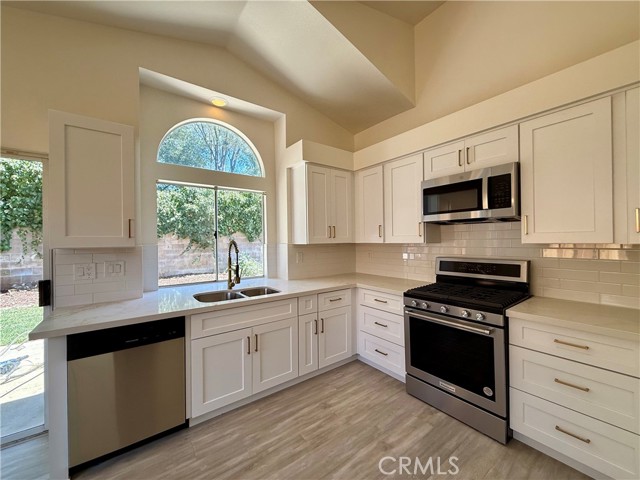 1422 Deborah Place, Beaumont CA: https://media.crmls.org/medias/5edd5260-b011-4c0c-becd-8217fc7bef2e.jpg