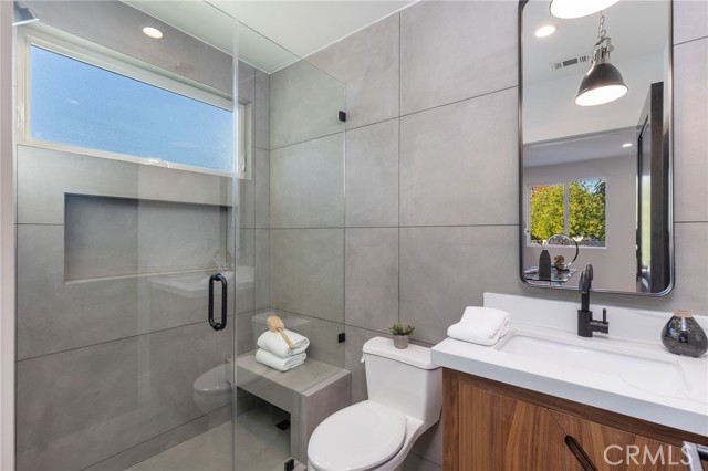 Detail Gallery Image 33 of 45 For 5537 Sunnyslope Ave, Sherman Oaks,  CA 91401 - 4 Beds | 4/1 Baths