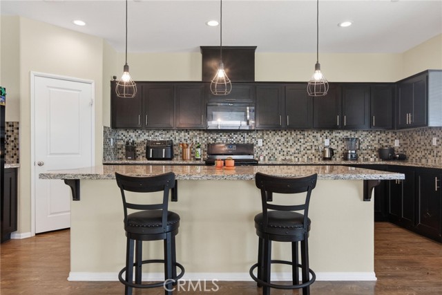 Detail Gallery Image 7 of 58 For 12560 Beryl, Jurupa Valley,  CA 92509 - 4 Beds | 3/1 Baths