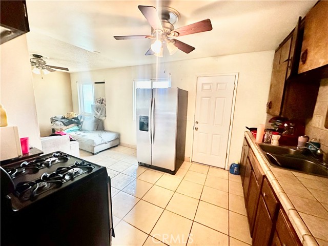 Detail Gallery Image 7 of 17 For 304 N Channing, Fresno,  CA 93706 - 3 Beds | 1 Baths