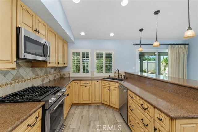 Detail Gallery Image 15 of 34 For 25382 Blackthorne Dr, Murrieta,  CA 92563 - 3 Beds | 2 Baths