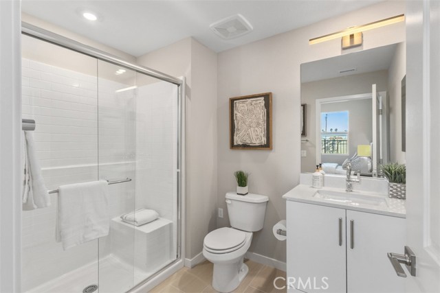 Detail Gallery Image 4 of 31 For 109 S Laxore St #303,  Anaheim,  CA 92804 - 4 Beds | 3/1 Baths