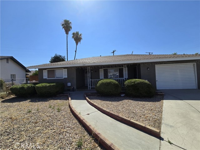Detail Gallery Image 1 of 14 For 560 Hart St, Hemet,  CA 92543 - 3 Beds | 2/1 Baths