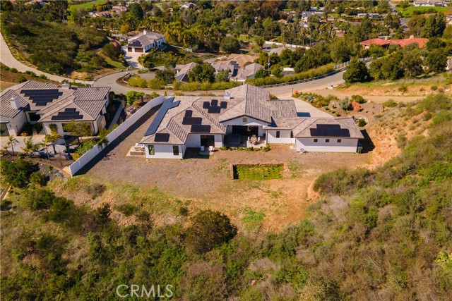 3325 Sagewood Hills Road, Vista CA: https://media.crmls.org/medias/5ede2d71-49a2-45a5-ad57-567c1513fe07.jpg