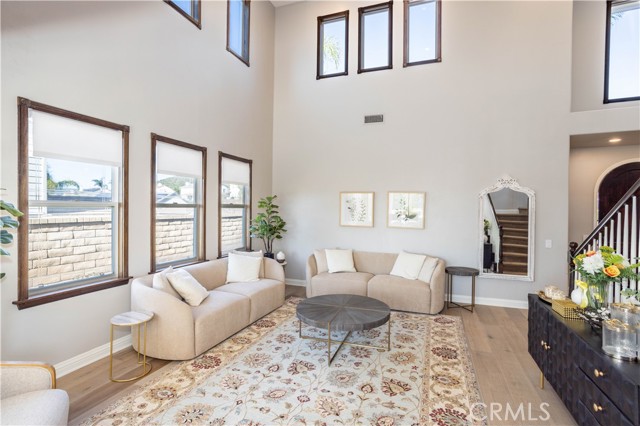 Detail Gallery Image 6 of 39 For 5474 Sunlight, Simi Valley,  CA 93063 - 6 Beds | 4 Baths