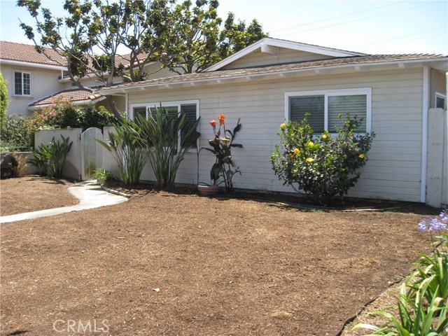 2700 Robinson Street, Redondo Beach, California 90278, 2 Bedrooms Bedrooms, ,1 BathroomBathrooms,Residential,Sold,Robinson,PW18148621