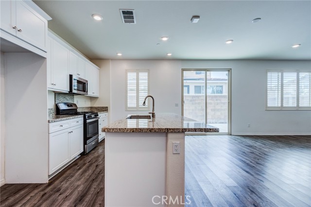 16540 Monteviejo, Fontana CA: https://media.crmls.org/medias/5edf217e-239a-4d7d-b469-cac9744a375e.jpg