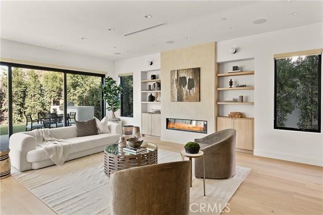 Detail Gallery Image 3 of 29 For 12213 Allin Street, Culver City,  CA 90230 - 4 Beds | 4/1 Baths