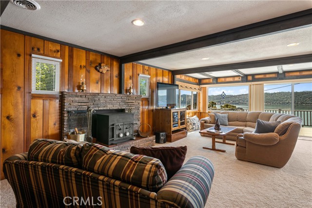 13041 San Joaquin Avenue, Clearlake CA: https://media.crmls.org/medias/5ee02750-1419-4867-8da1-c8c6029d62b1.jpg
