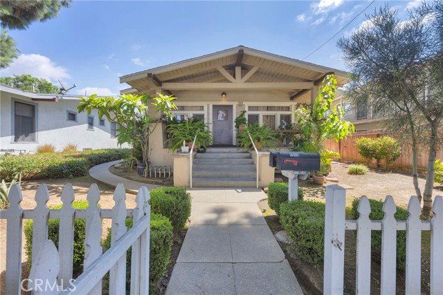 Detail Gallery Image 6 of 65 For 7612 7614 Pickering Ave, Whittier,  CA 90602 - 6 Beds | 4 Baths