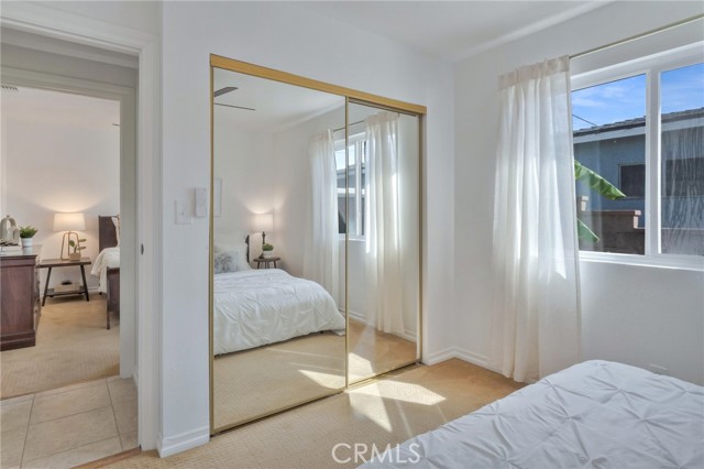 Image 21 of 36 For 22908 Ladeene