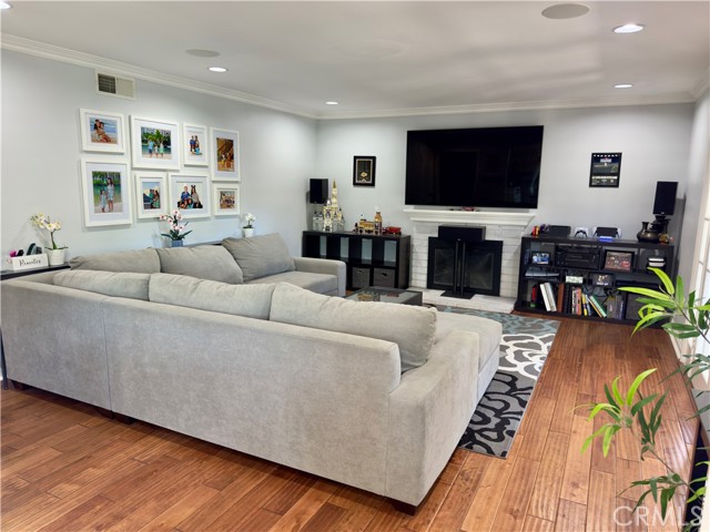 Detail Gallery Image 14 of 57 For 629 E Riverview Ave, Orange,  CA 92865 - 4 Beds | 2 Baths
