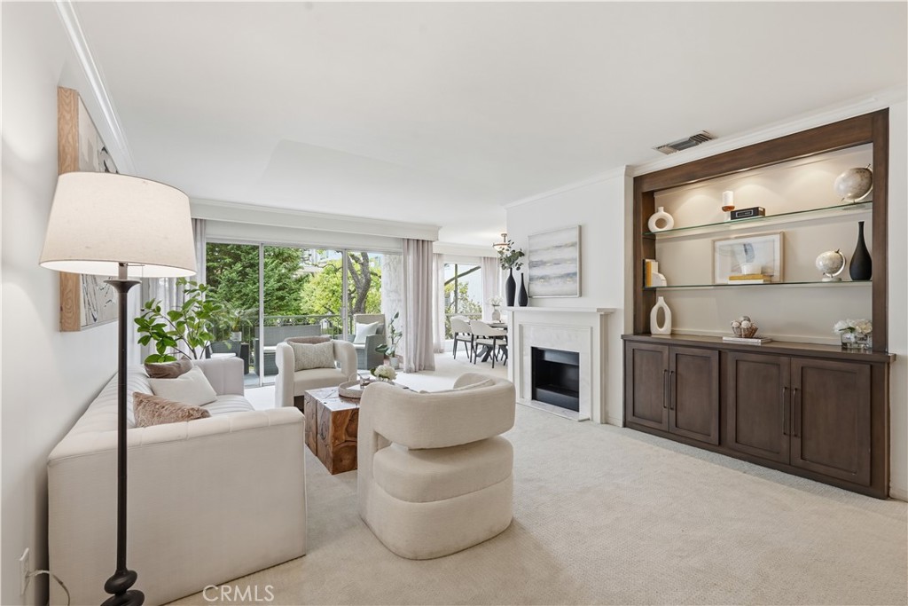 836 S Bundy Drive #303