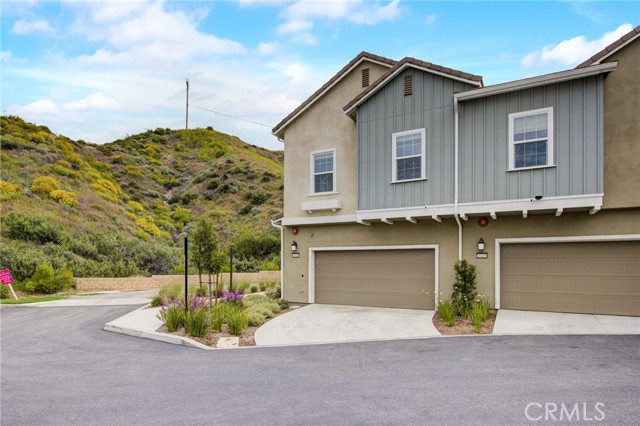 Detail Gallery Image 1 of 46 For 26412 Brahman Ct, Saugus,  CA 91350 - 3 Beds | 2/1 Baths