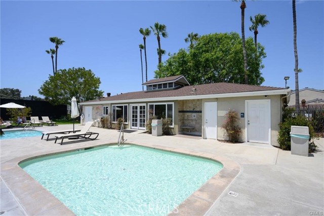 8195 Pawtucket Drive, Huntington Beach CA: https://media.crmls.org/medias/5ee2c0da-7fe4-40fd-b505-6cb70b881046.jpg