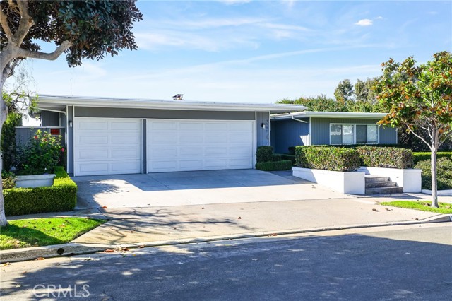 Detail Gallery Image 2 of 48 For 2501 Blue Water, Corona Del Mar,  CA 92625 - 4 Beds | 2/1 Baths