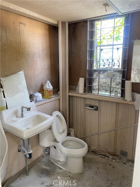  Commercial for Sale in Compton, California