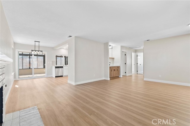 815 Pepperwood Street, Colton CA: https://media.crmls.org/medias/5ee4803e-debc-4c42-9556-8cb28740b4e8.jpg
