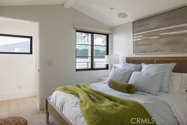 Detail Gallery Image 11 of 17 For 422 1/2 Larkspur Ave, Corona Del Mar,  CA 92625 - 2 Beds | 2/1 Baths