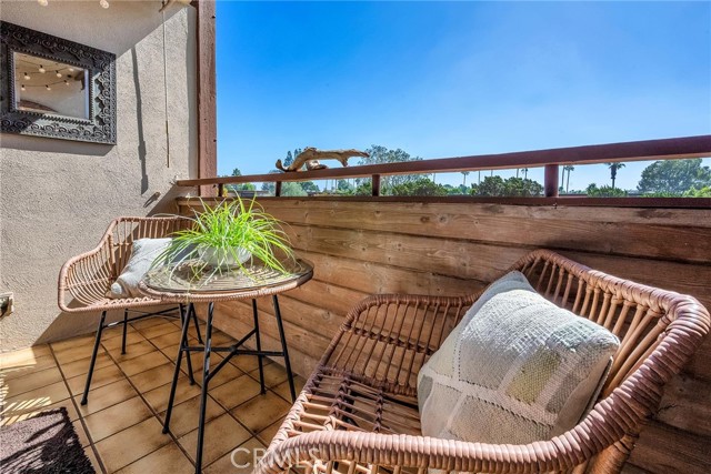 Detail Gallery Image 11 of 28 For 5937 Armaga Spring Rd a,  Rancho Palos Verdes,  CA 90275 - 2 Beds | 2 Baths