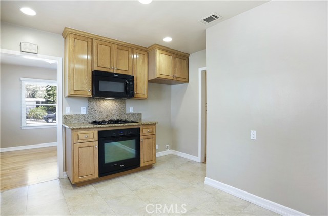 Detail Gallery Image 4 of 35 For 712 E Alder St a,  Brea,  CA 92821 - 3 Beds | 1 Baths