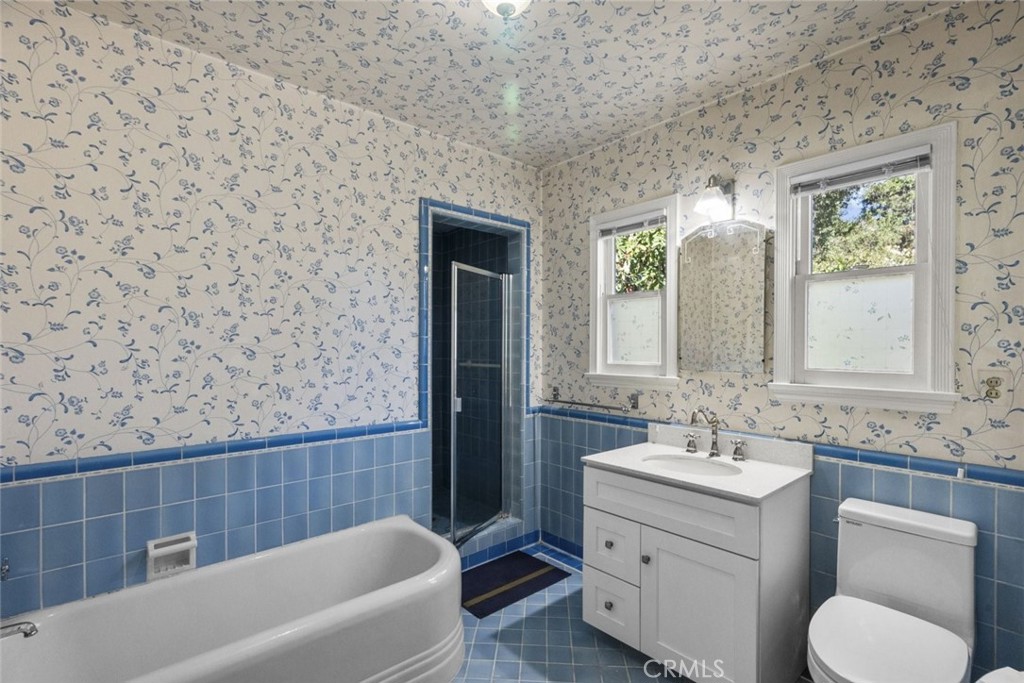 https://media.crmls.org/medias/5ee51f06-f5dc-497a-951b-9219b80d6a1e.jpg?preset=X-Large