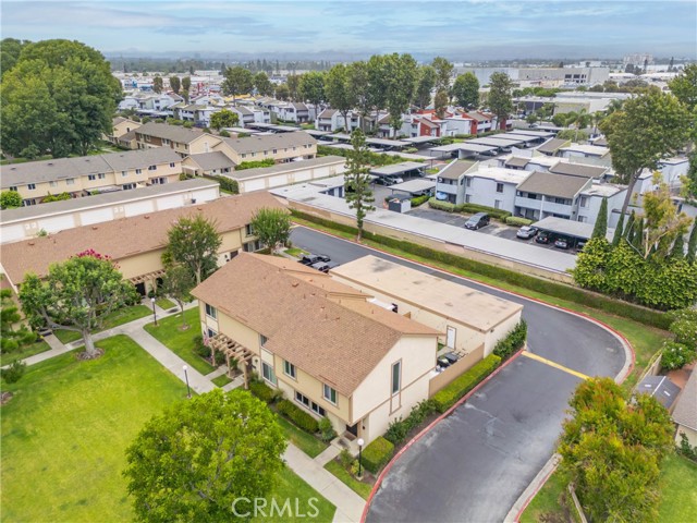 201 W Alton Ave, Santa Ana CA: https://media.crmls.org/medias/5ee80698-3e84-4027-81dd-7859d9e7a768.jpg