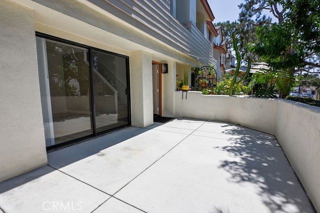 15111 Freeman Avenue, Lawndale CA: https://media.crmls.org/medias/5ee81e0e-5cf8-427d-aab5-541dab209e10.jpg
