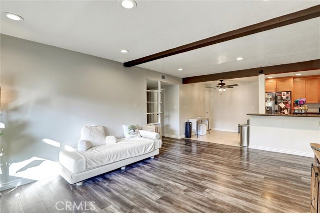 Detail Gallery Image 5 of 50 For 3723 Country Club Drive #9,  Long Beach,  CA 90807 - 3 Beds | 2 Baths