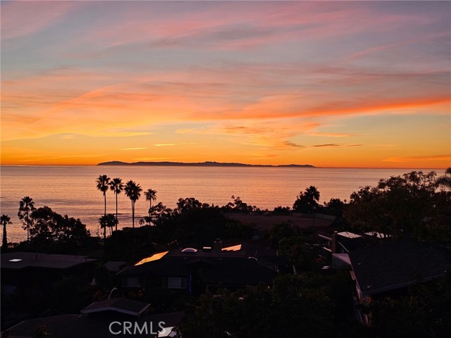 21692 Ocean Vista Drive, Laguna Beach CA: https://media.crmls.org/medias/5ee8e200-844a-4ff3-822b-04dcbadf16f2.jpg
