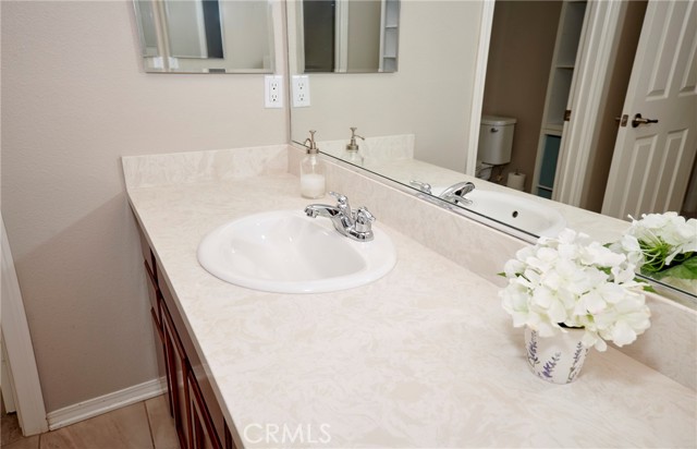4049 Running Oak Lane, San Bernardino CA: https://media.crmls.org/medias/5eeafdc8-2bf7-41ef-9517-118638999eca.jpg