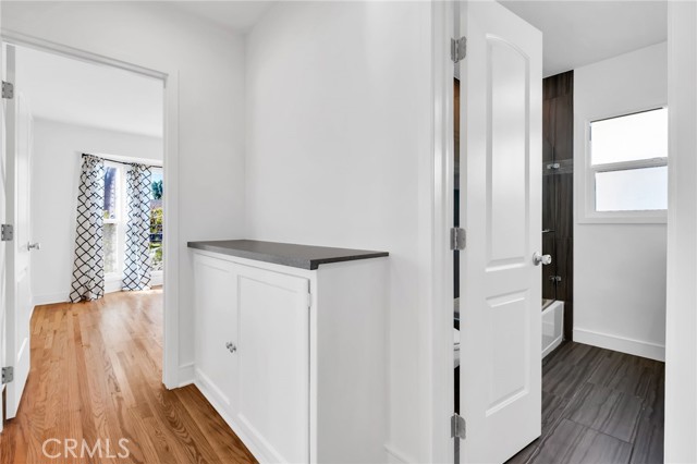 Detail Gallery Image 15 of 29 For 6630 Mclennan, Lake Balboa,  CA 91406 - 3 Beds | 2 Baths