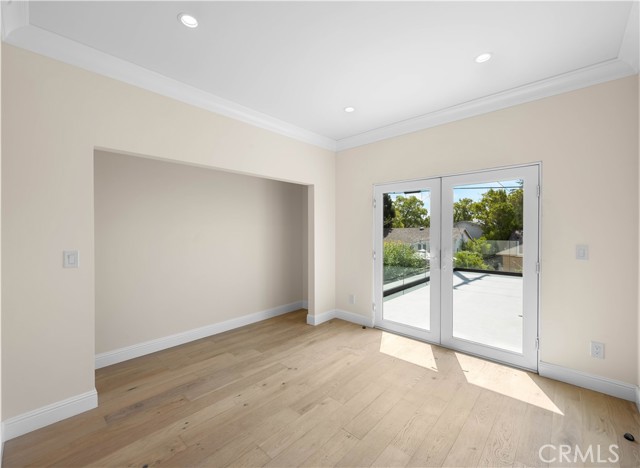 828 E Olive Avenue, Burbank CA: https://media.crmls.org/medias/5eeb5585-a886-45e1-96f6-d5aae77fc07c.jpg