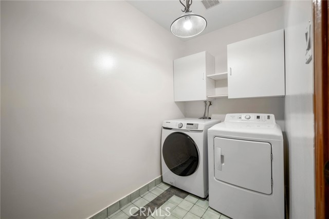 2225 East Glenoaks Boulevard photo 28