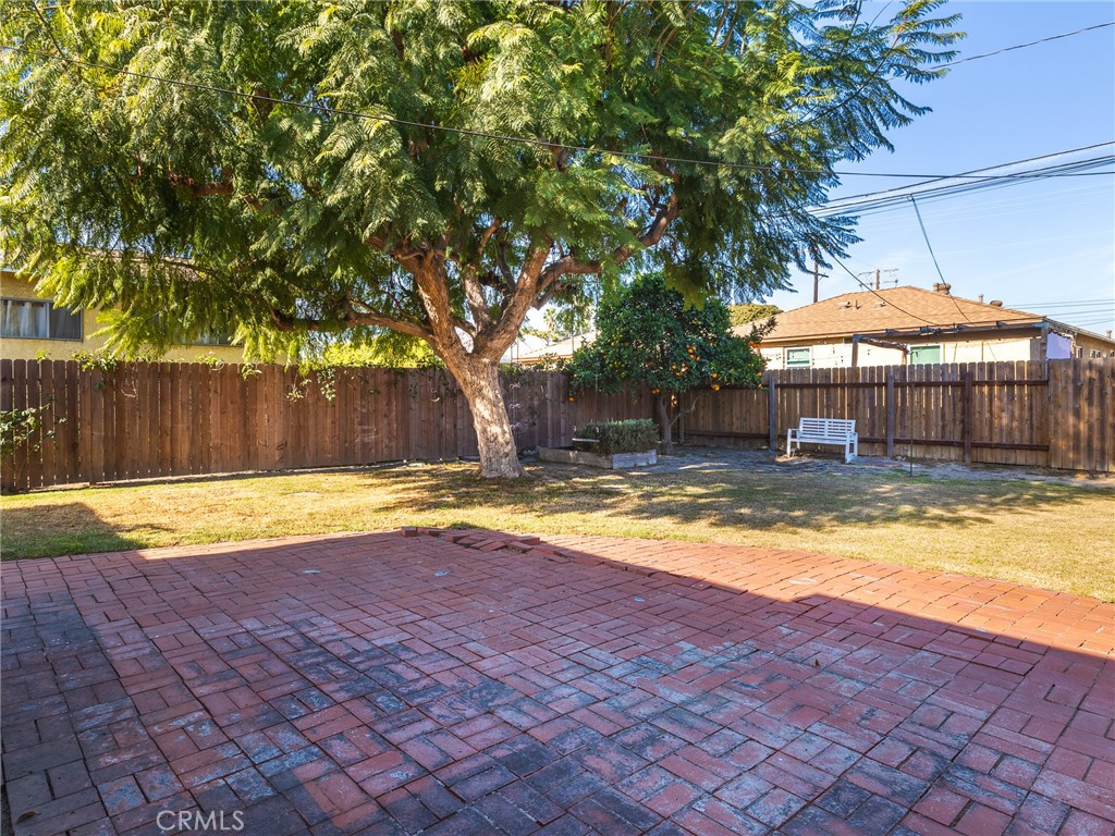 https://media.crmls.org/medias/5eedf216-6b15-4795-ad7c-980a97a9bbdb.jpg?preset=X-Large