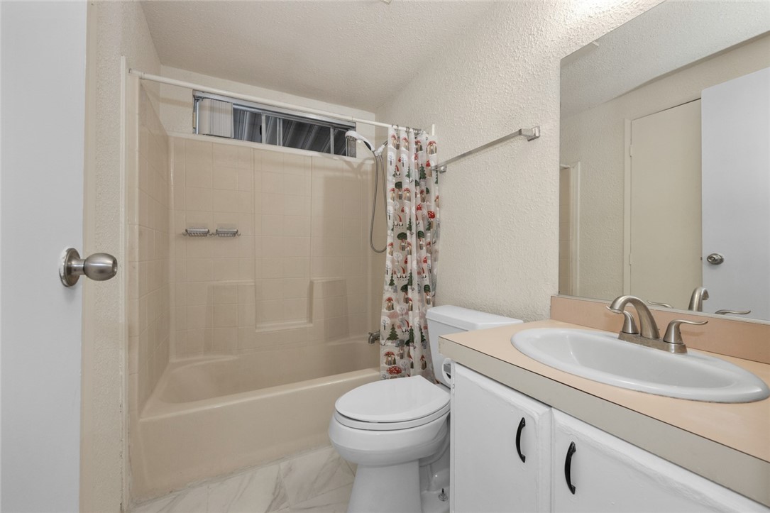 Detail Gallery Image 19 of 59 For 19127 Pioneer Bld #57,  Artesia,  CA 90701 - 4 Beds | 2 Baths