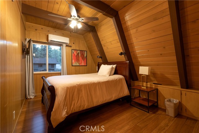 Detail Gallery Image 8 of 24 For 41959 Brownie Ln, Big Bear Lake,  CA 92315 - 5 Beds | 3/1 Baths