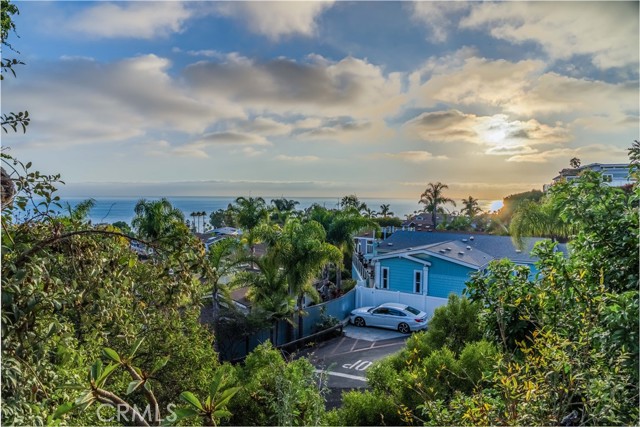 Detail Gallery Image 3 of 23 For 30671 Marilyn Dr, Laguna Beach,  CA 92651 - 3 Beds | 2 Baths