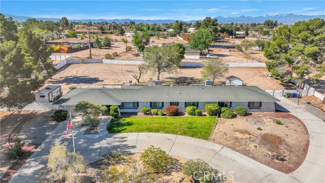 19445 Yanan Road, Apple Valley CA: https://media.crmls.org/medias/5eefa2d7-3a31-4a82-8699-f11f37ba2054.jpg