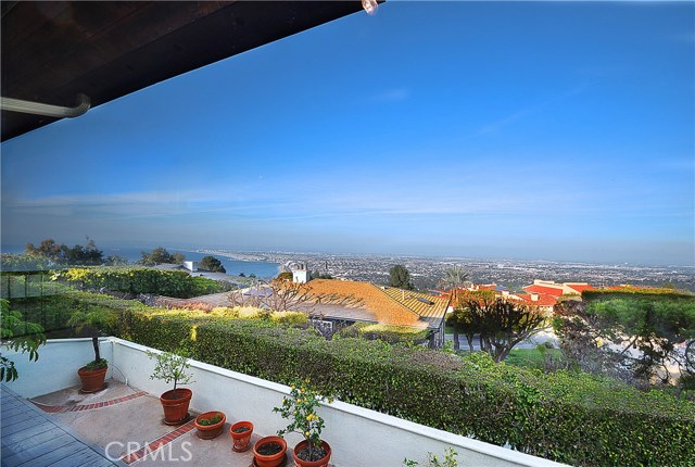 2249 Via Guadalana, Palos Verdes Estates, California 90274, 4 Bedrooms Bedrooms, ,2 BathroomsBathrooms,Residential,Sold,Via Guadalana,PV17004851