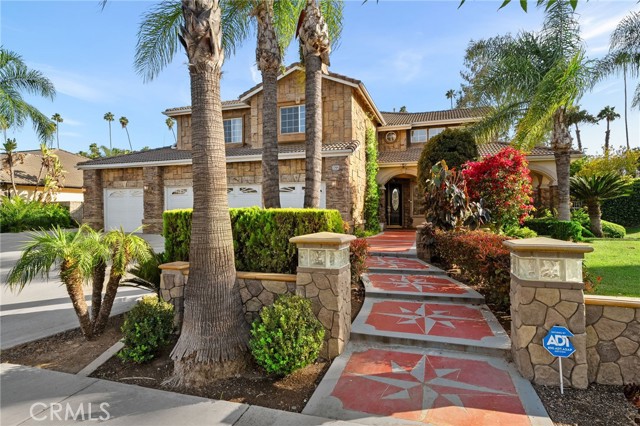 Detail Gallery Image 4 of 69 For 922 Armata Dr, Corona,  CA 92881 - 5 Beds | 4/1 Baths