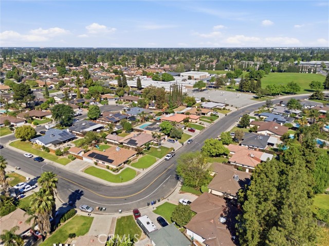 Detail Gallery Image 11 of 46 For 2505 Courtleigh, Bakersfield,  CA 93309 - 3 Beds | 2 Baths