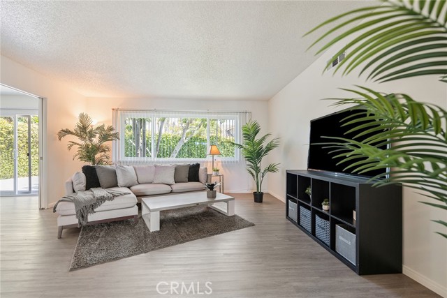 Detail Gallery Image 14 of 55 For 557 S Gardner Dr, Orange,  CA 92866 - 3 Beds | 2 Baths