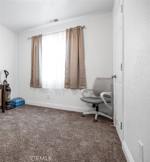 Detail Gallery Image 14 of 17 For 2023 Garvey, Corcoran,  CA 93212 - 5 Beds | 3 Baths