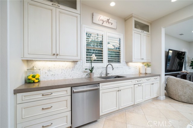 Detail Gallery Image 12 of 67 For 614 E Camellia Way, Azusa,  CA 91702 - 5 Beds | 4/1 Baths