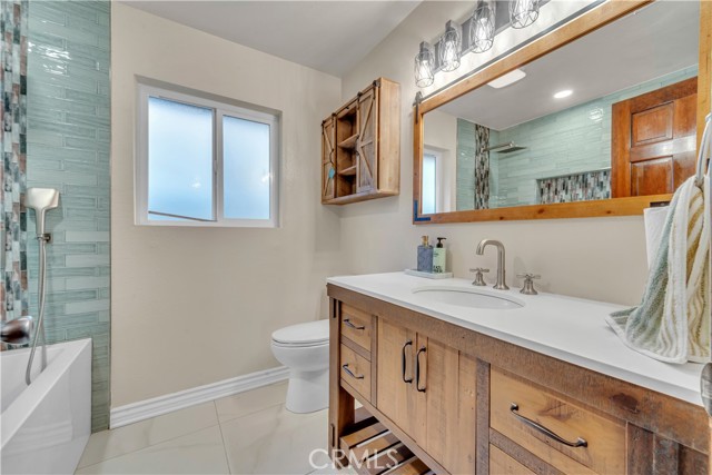 Detail Gallery Image 19 of 39 For 43100 Cherbourg, Lancaster,  CA 93536 - 3 Beds | 2 Baths