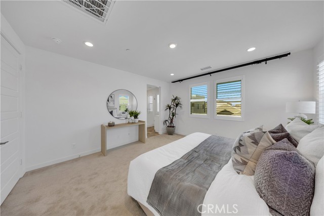 Detail Gallery Image 43 of 72 For 251 Tank, Irvine,  CA 92618 - 4 Beds | 3/1 Baths
